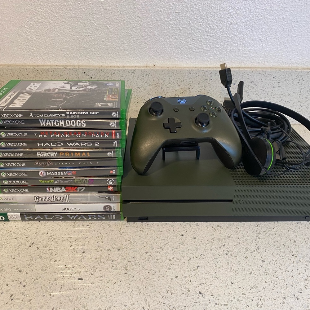 RARE Xbox One 1 TB Battlefield Edition Bundle w/ 1 controller and 13 games!